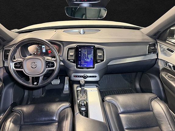 Volvo XC90 14 of 30