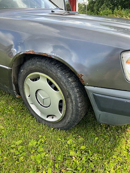 Mercedes-Benz E200 6 of 7