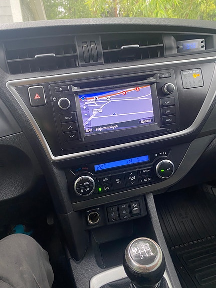 Toyota Auris 3 of 3