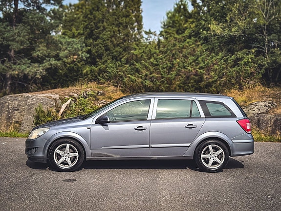 Opel Astra 2 of 14