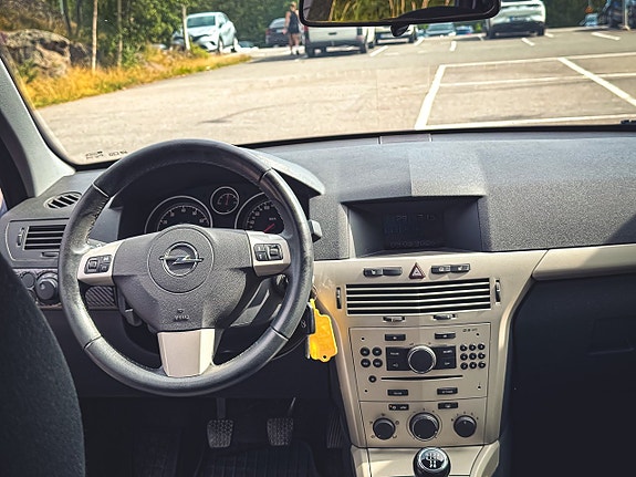 Opel Astra 8 of 14