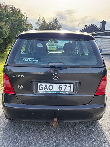 Mercedes-Benz A160 3 of 8