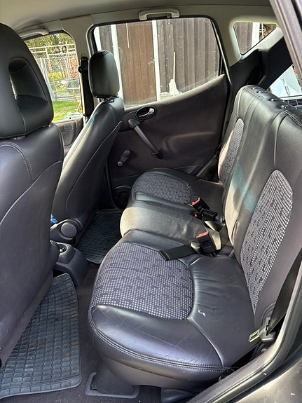 Mercedes-Benz A160 8 of 8