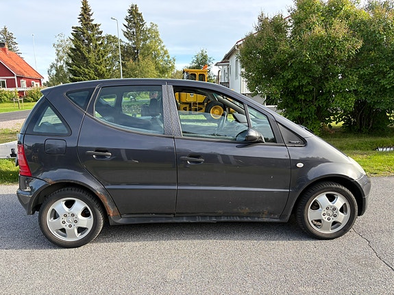 Mercedes-Benz A160 4 of 8