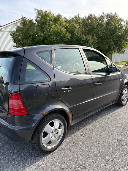 Mercedes-Benz A160 5 of 8