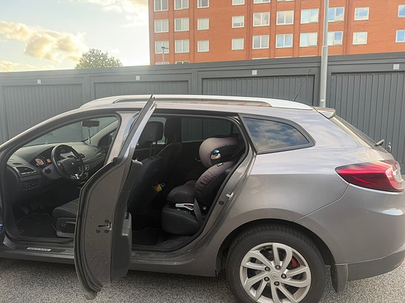 Renault Megane III 2 of 5