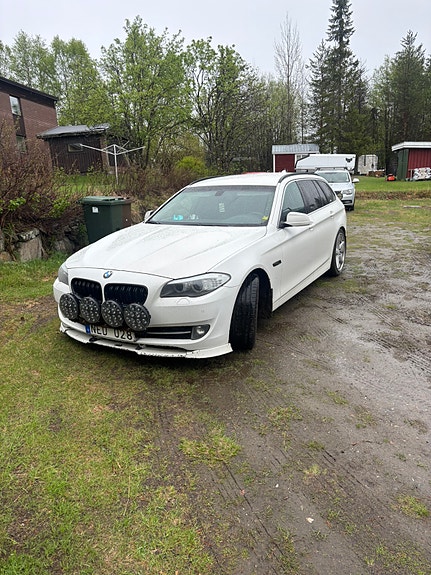 BMW 520d 2 of 3