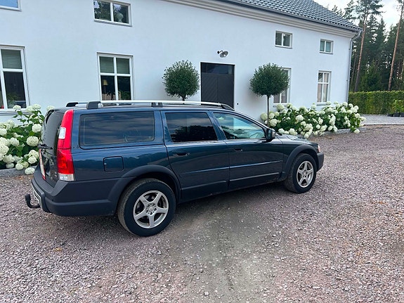 Volvo XC70 3 of 7