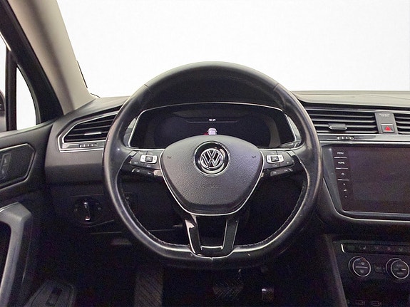 Volkswagen Tiguan Allspace 16 of 30