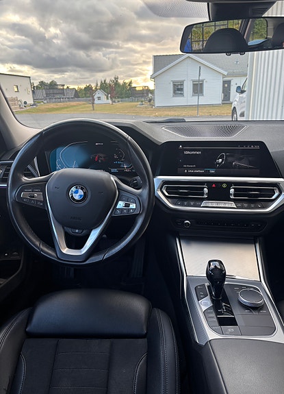 BMW 330e 6 of 9