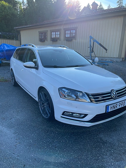 Volkswagen Passat 2 of 9