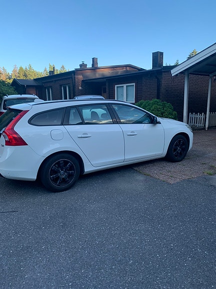Volvo V60 3 of 7