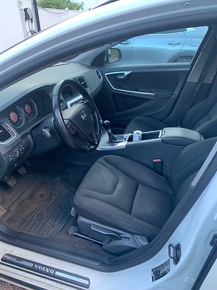 Volvo V60 4 of 7