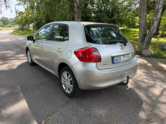 Toyota Auris 3 of 6