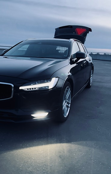 Volvo V90 2 of 9