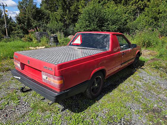 Volvo 740 2 of 3