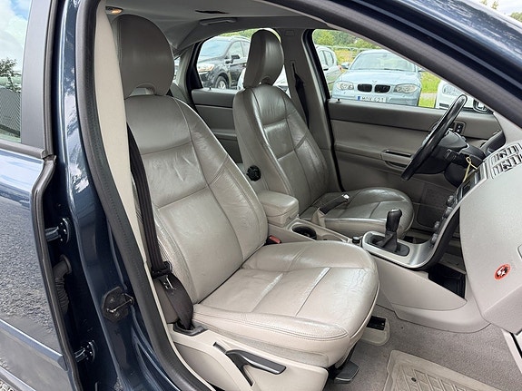 Volvo S40 12 of 17