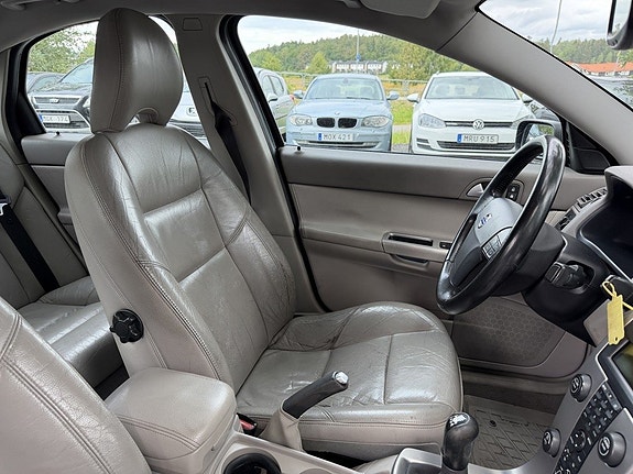 Volvo S40 13 of 17