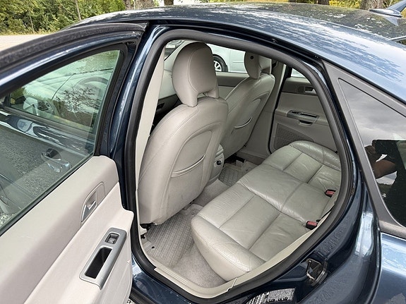 Volvo S40 14 of 17