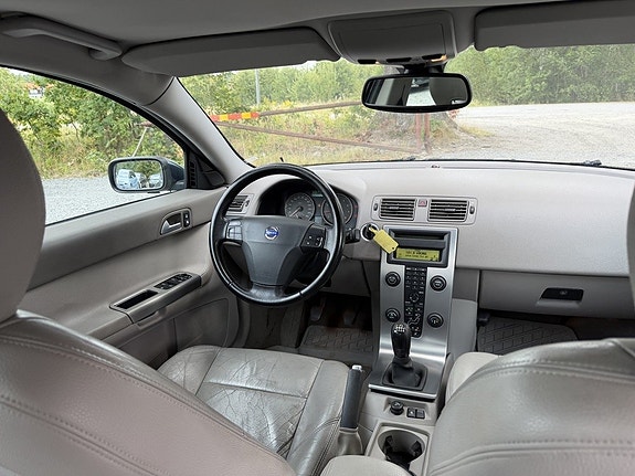 Volvo S40 9 of 17