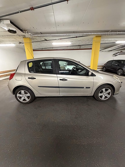 Renault Clio 4 of 9