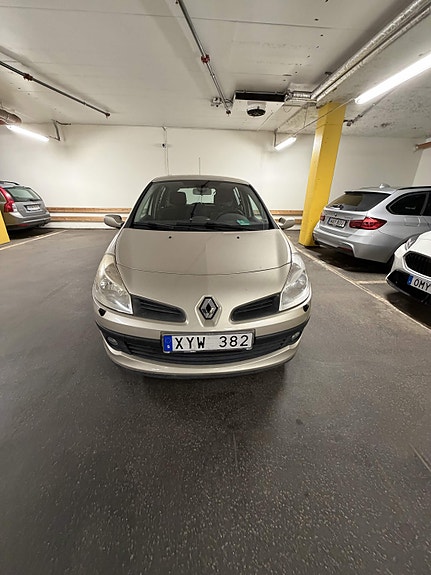 Renault Clio 3 of 9