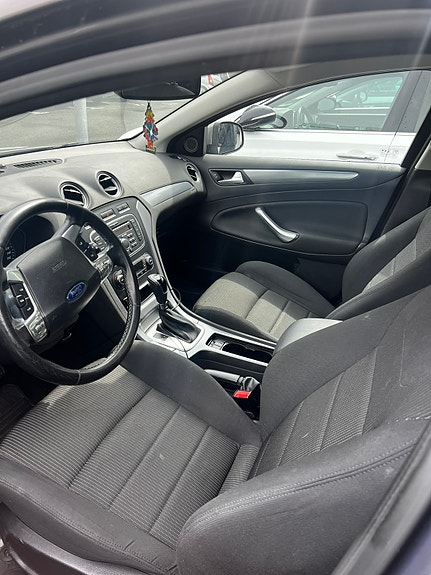 Ford Mondeo 3 of 6