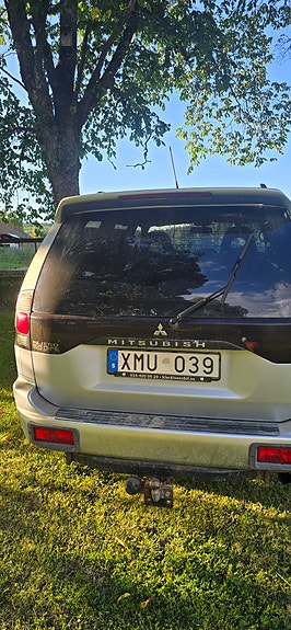 Mitsubishi Pajero Sport 2 of 4