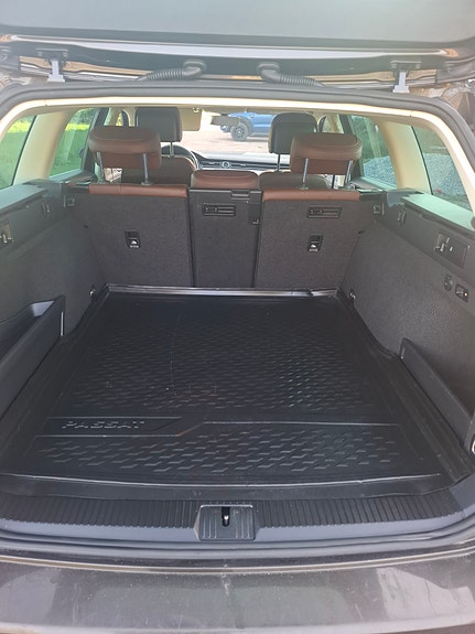 Volkswagen Passat 6 of 12