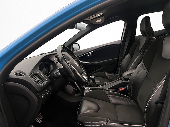 Volvo V40 9 of 20