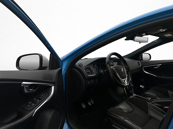 Volvo V40 8 of 20