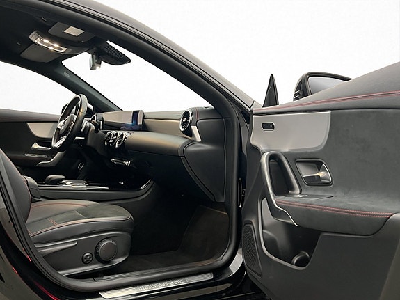 Mercedes-Benz CLA200 12 of 26