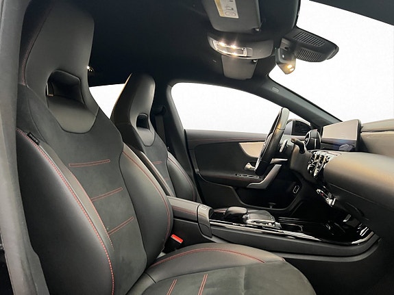 Mercedes-Benz CLA200 11 of 26