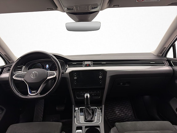 Volkswagen Passat 14 of 26
