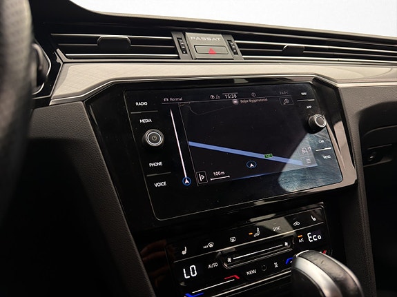 Volkswagen Passat 19 of 26