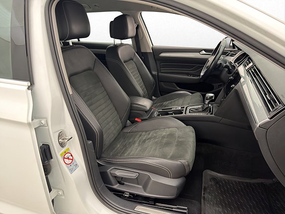 Volkswagen Passat 11 of 26