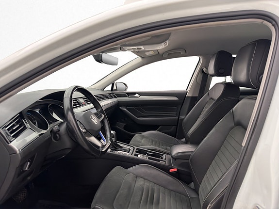 Volkswagen Passat 9 of 26