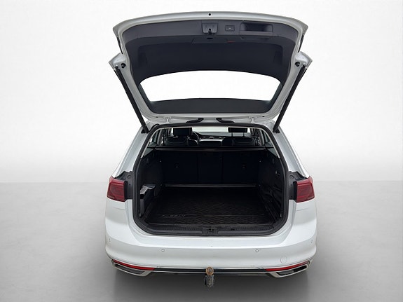 Volkswagen Passat 26 of 26