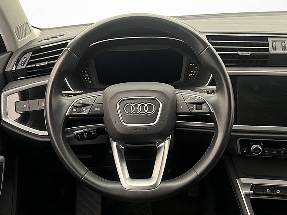 Audi Q3 10 of 28