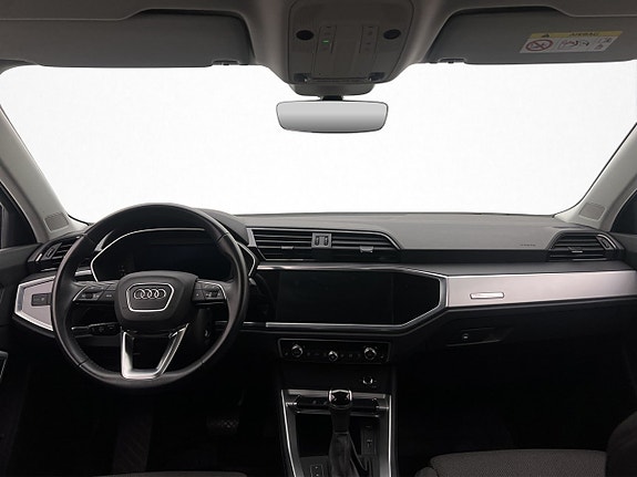 Audi Q3 14 of 28