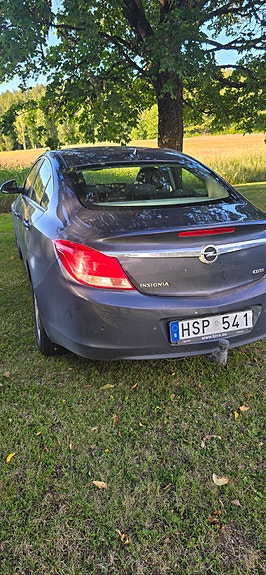 Opel Insignia 2 of 6