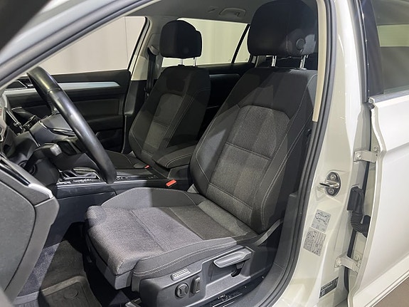 Volkswagen Passat 9 of 19