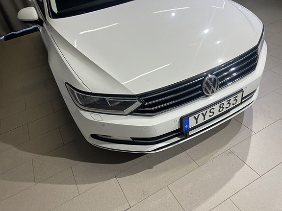 Volkswagen Passat 3 of 19