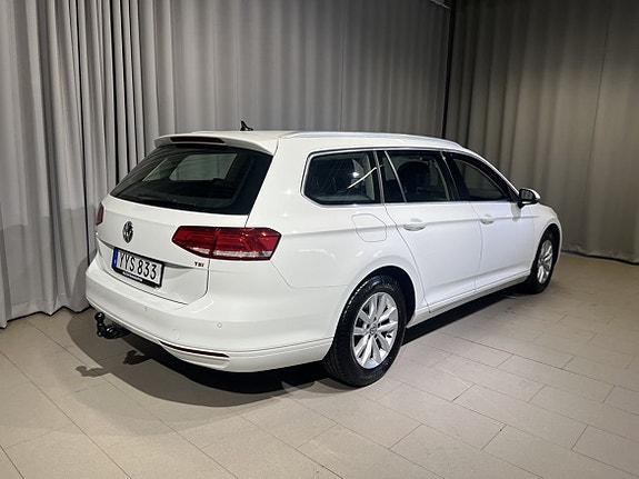 Volkswagen Passat 5 of 19