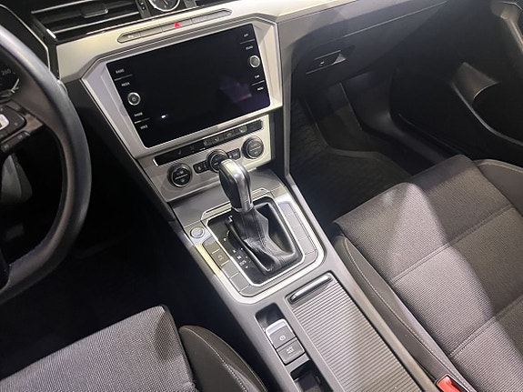 Volkswagen Passat 18 of 19