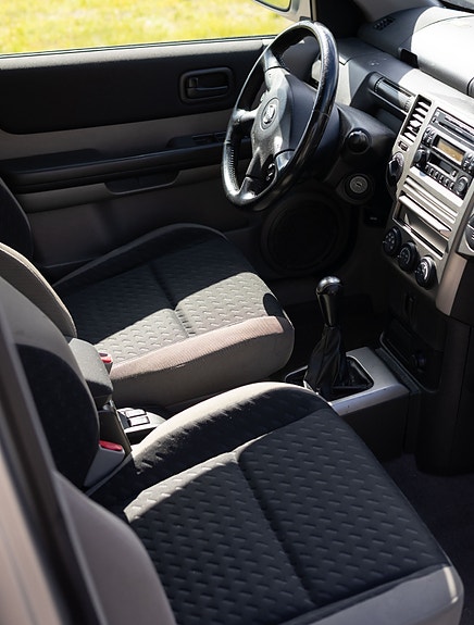 Nissan X-Trail 3 of 7