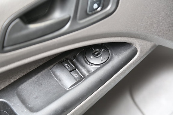 Ford Transit Connect 12 of 20