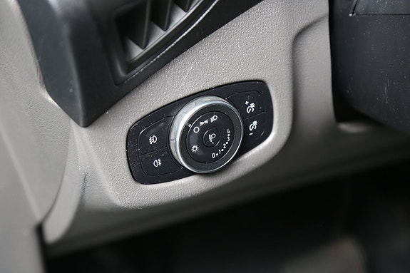 Ford Transit Connect 13 of 20