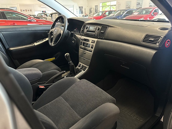 Toyota Corolla 11 of 17