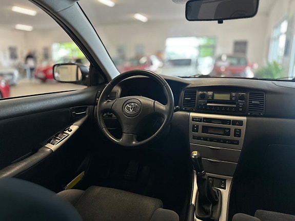 Toyota Corolla 10 of 17